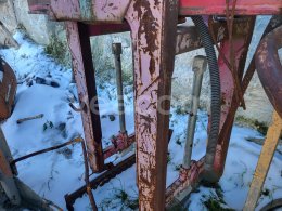 Online aukce:  HYDRAULICKÝ DRAPÁK NA PALETY