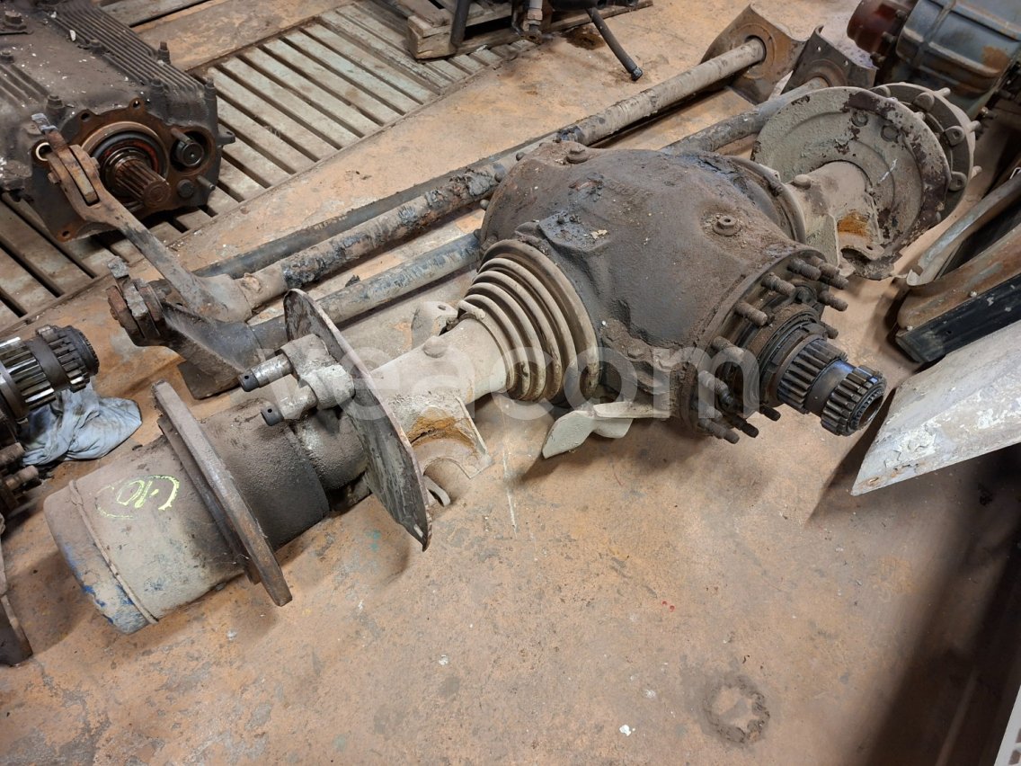 Online aukce:   PRVNÍ ZADNÍ NÁPRAVA Z TATRA T 815 6X6