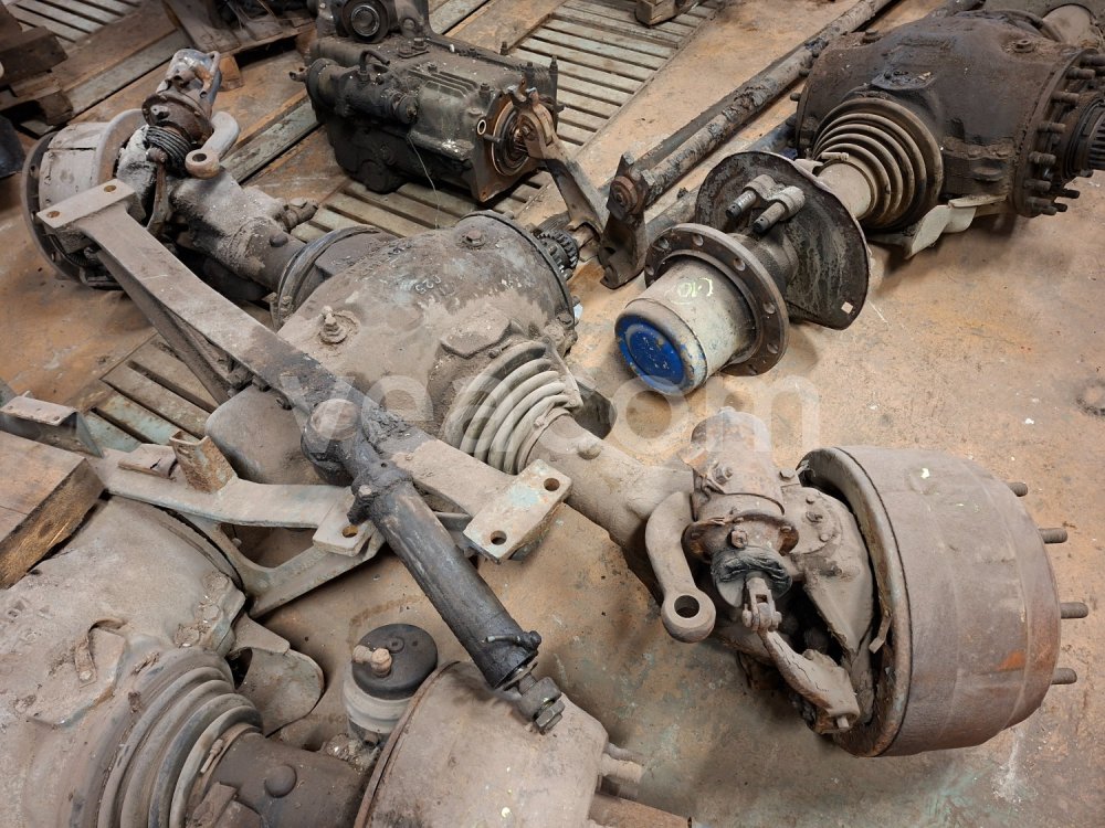 Online aukce:  PŘEDNÍ NÁPRAVA Z TATRA T 815 8X8