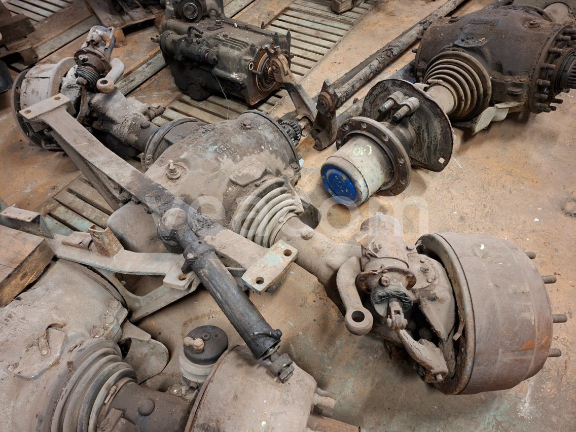 Online aukce:   PŘEDNÍ NÁPRAVA Z TATRA T 815 8X8