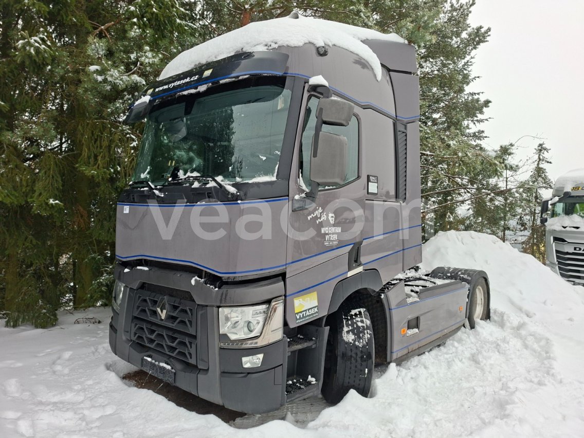 Online aukce: RENAULT  T 480