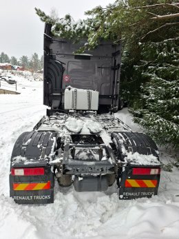 Online aukce: RENAULT  T 480