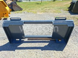 Online aukce:   PŘECHODOVÁ UPÍNACÍ DESKA 114X47 CM PRO NÁŘADÍ KE SMYKOVÉMU NAKLADAČI