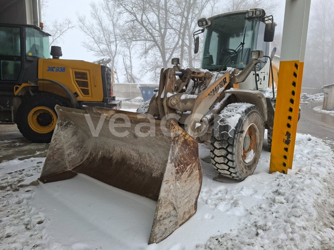 Online auction: LIEBHERR  L 524