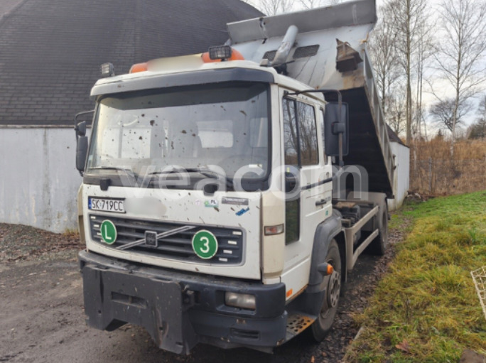 Online auction: VOLVO  FL 6 220