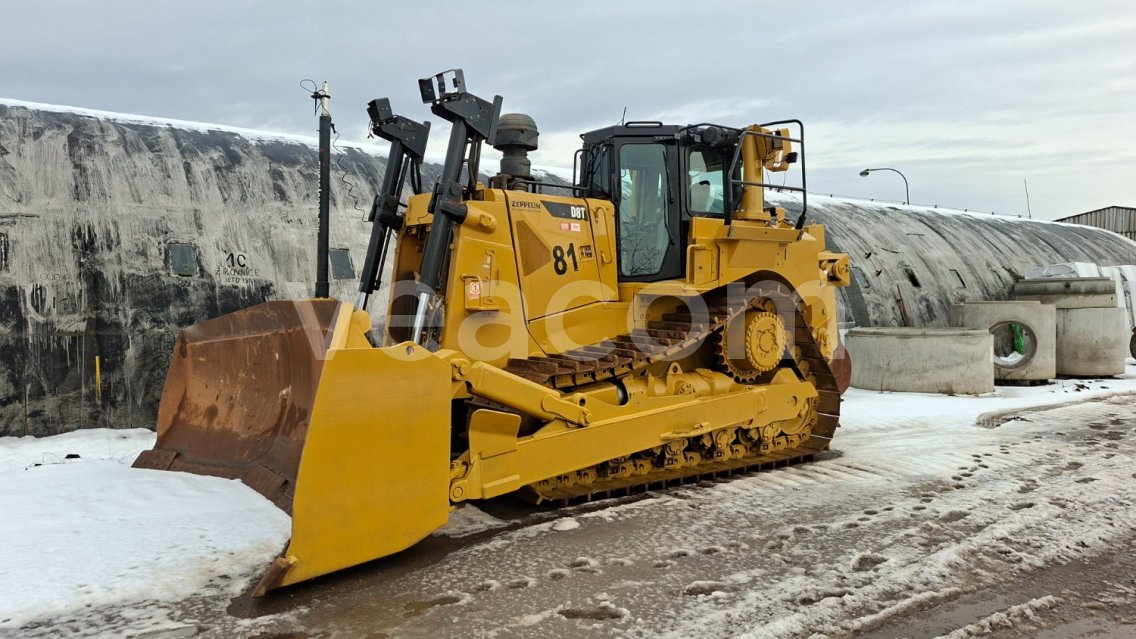 Online aukce: CAT  D8T