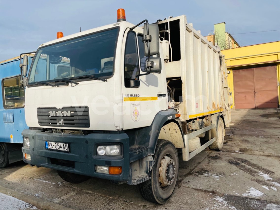 Online aukce: MAN  LE 18.220 4x4 BB/L90