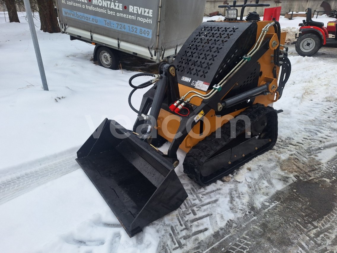 Online auction:   MINI NAKLADAČ JLH T360