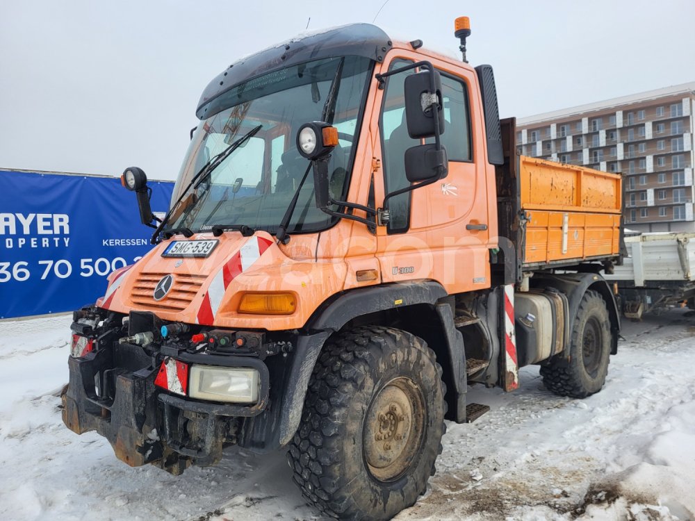 Online auction: MB  UNIMOG U 300 4X4