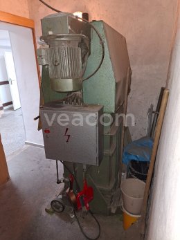 Online aukce:   ELEKTROMECHANICKÝ VERTIKÁLNÍ PAKETOVACÍ LIS KOVENTA EL-4S