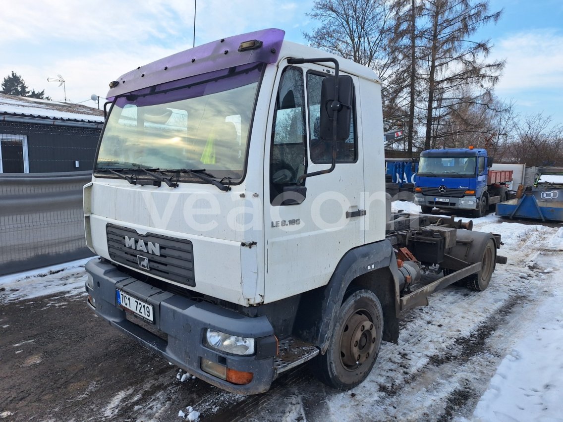 Online auction: MAN  LE 8.180