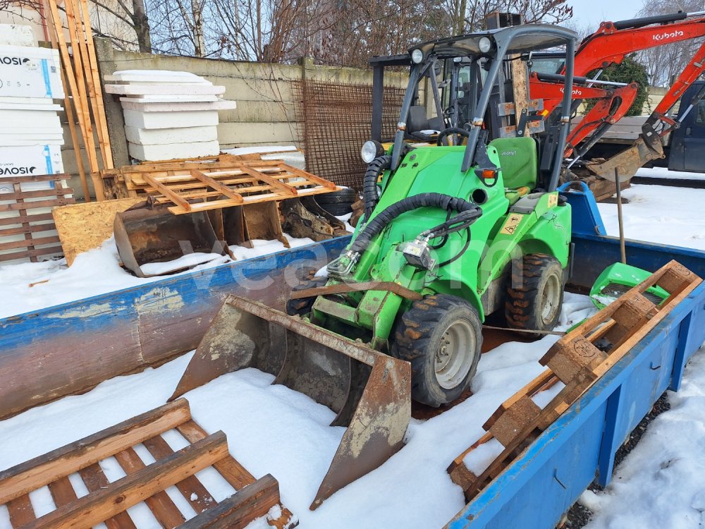 Online auction: AVANT  M 420