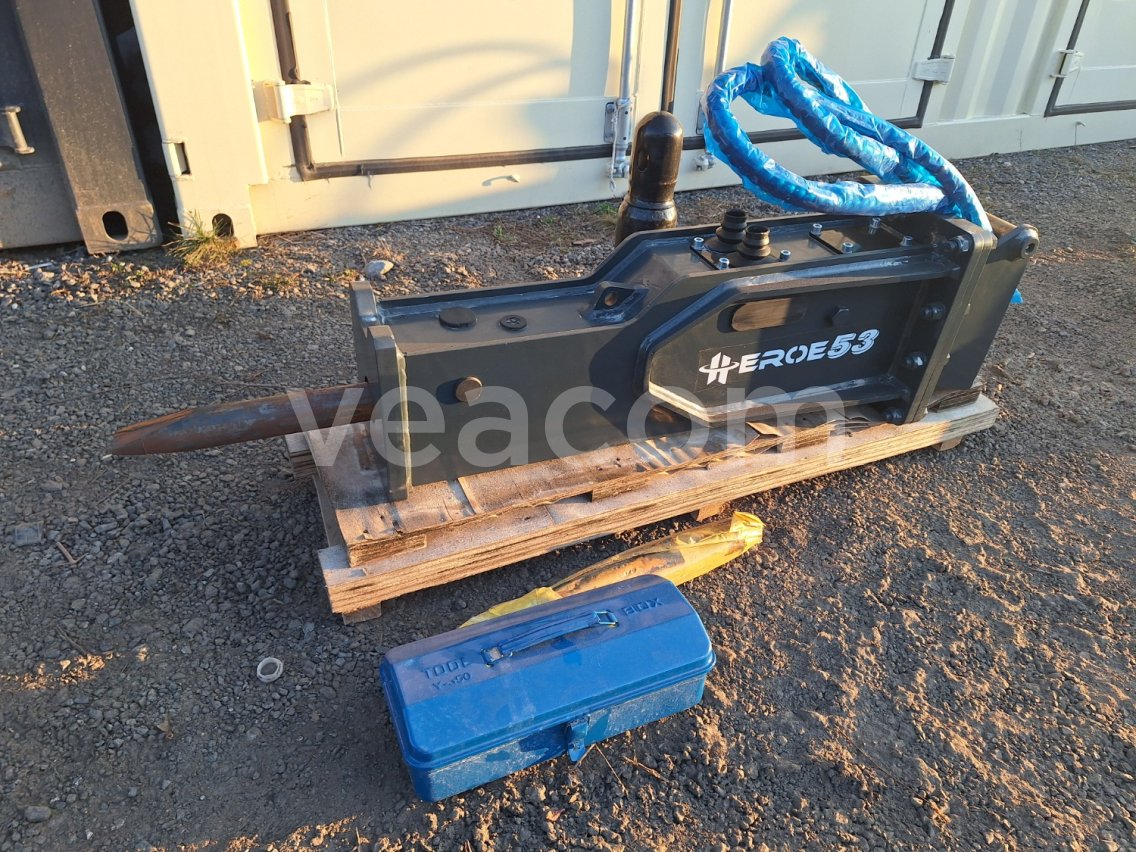 Online árverés:   HEROE 53