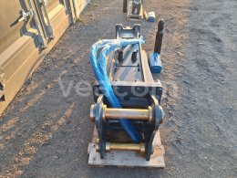 Online árverés:   HEROE 100