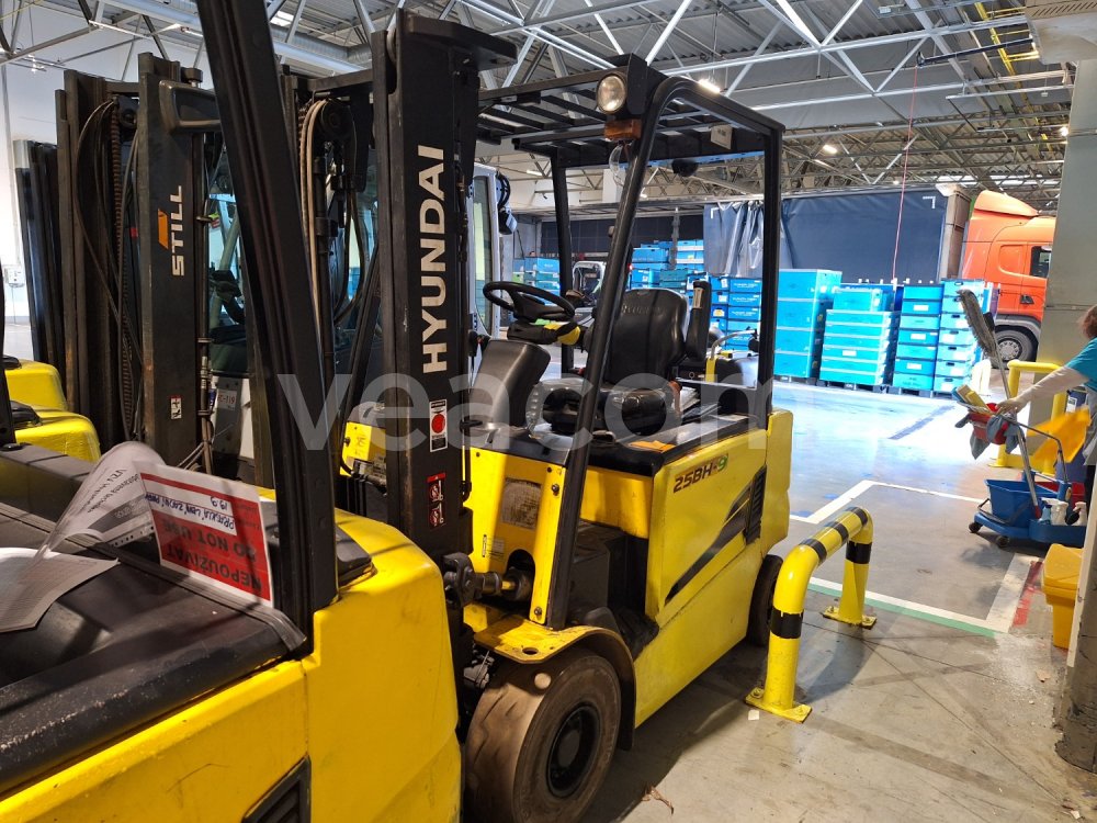 Online auction: HYUNDAI  HYUNDAI 25BH-9