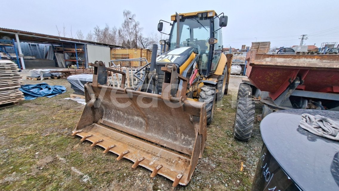 Інтернет-аукціон: CATERPILLAR  422 E 4X4