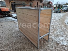 Online aukce:   DŘEVĚNÉ PAŽENÍ 200 X 150 X (60-100) CM