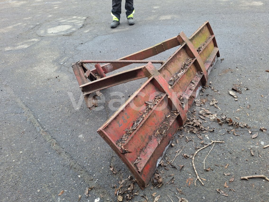 Online aukce:   RADLICE 180 CM