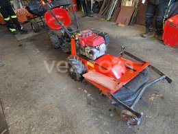 Online aukce:   HURRICANE F-700