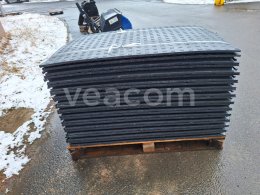 Online-Versteigerung:   PŘEJEZDOVÉ PLOTNY 25 KS 77 X 118 CM