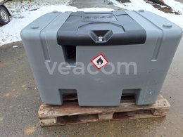 Online-Versteigerung:   TANKOVACÍ NÁDRŽ S ČERPADLEM