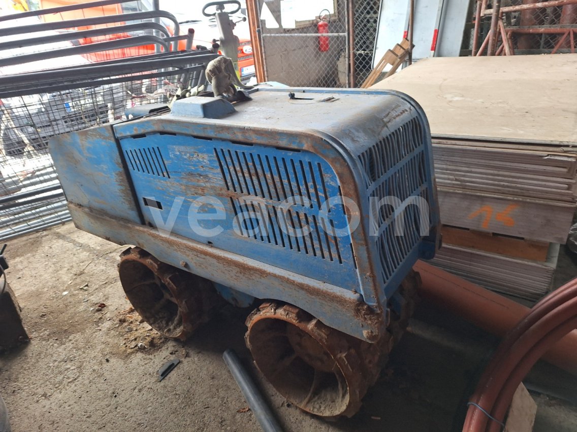 Online aukce: WEBER  VIBRAČNÍ VÁLEC