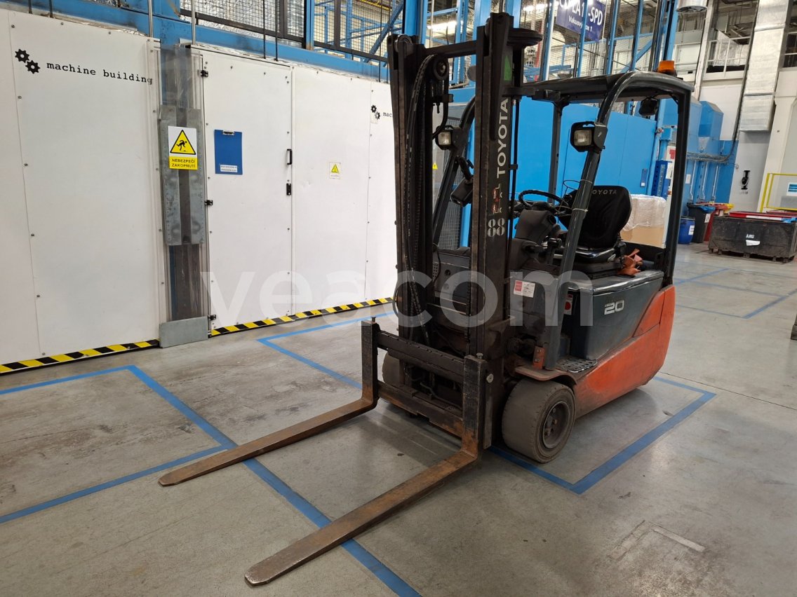 Online-Versteigerung: TOYOTA  8FBET20