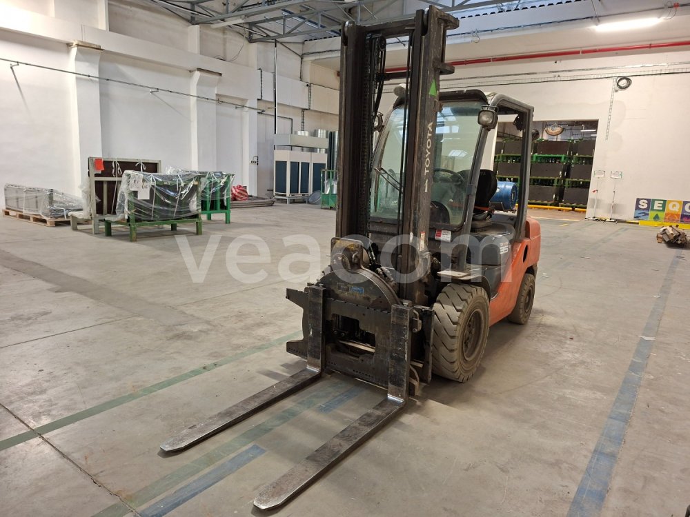 Online-Versteigerung: TOYOTA  02-8FGJF35