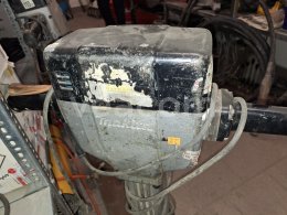 Online aukce:   MAKITA HM 1800