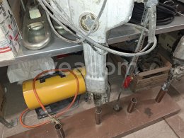 Online aukce:   MAKITA HM 1800