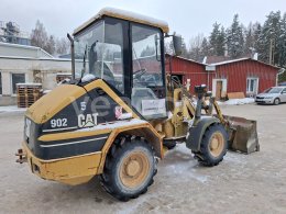 Online aukce: CATERPILLAR  902