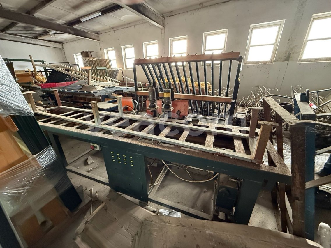 Online aukce:   VRTAČKA NA PANTY/ZÁVĚSY PRO DŘEVĚNÁ OKNA