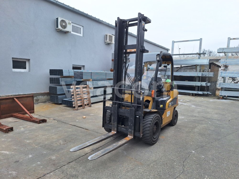 Online auction: CATERPILLAR  GP 35 N