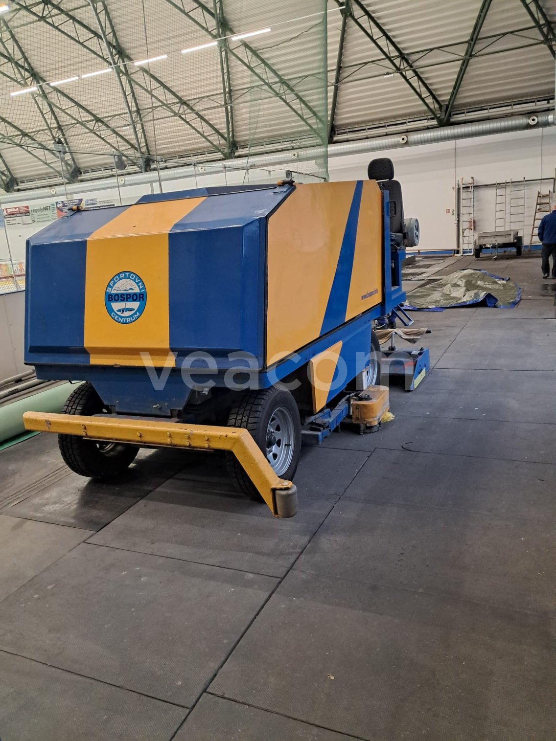 Online aukce:   DEROL 99