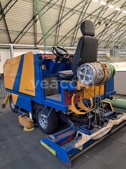 Online aukce:   DEROL 99