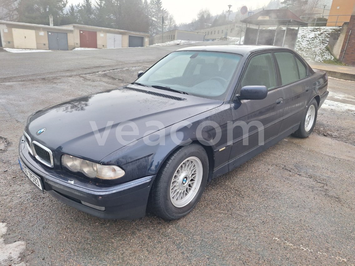 Online aukce: BMW  740