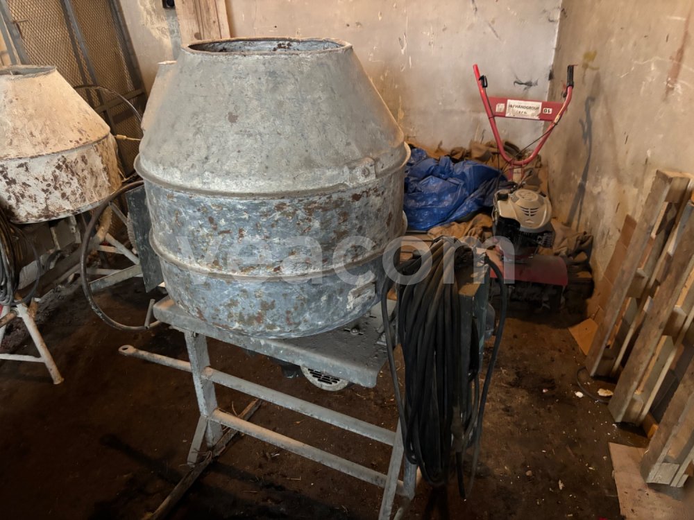 Online-Versteigerung:  MIEŠAČKA