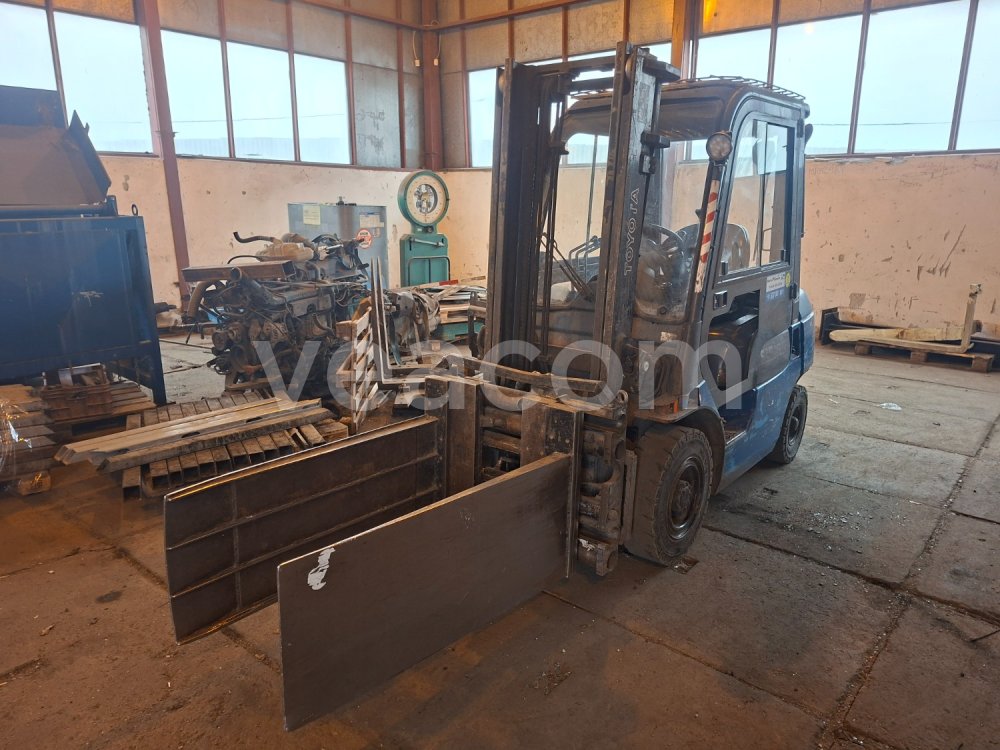 Інтернет-аукціон: TOYOTA  62-7FDF25