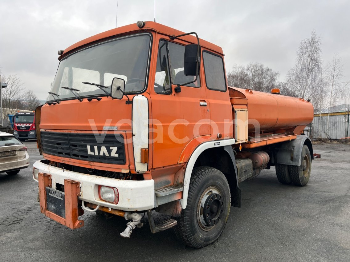 Online aukce: KAROSA  SA 8 - L 110