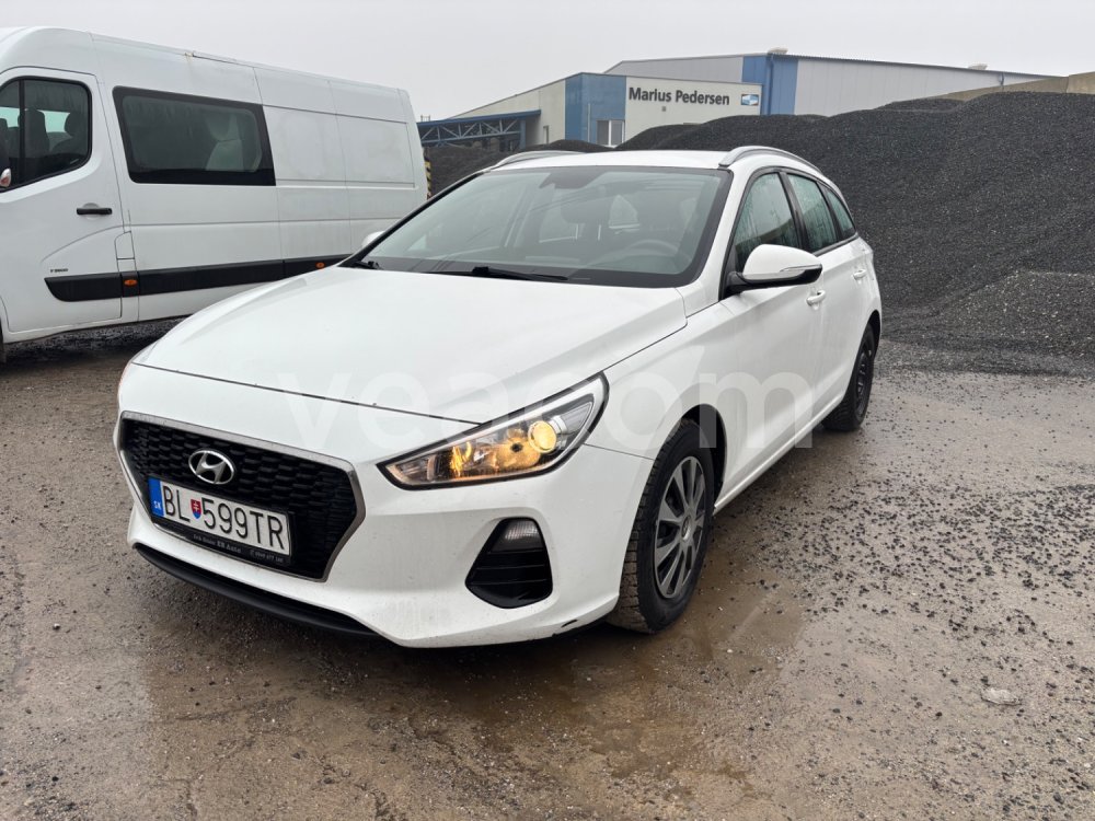 Online auction: HYUNDAI  I30