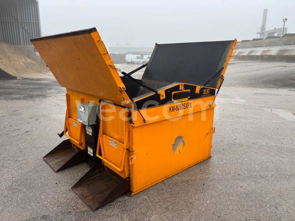 Online auction: KM  8000SXPX