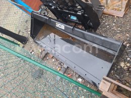 Online aukce:   JCB DB84