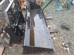 Online aukce:   JCB DB84