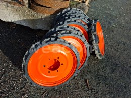 Online aukce:  SOUBOR 24 KS TRANSPORTNÍCH KOL Z KOLOVÝCH NAKLADAČŮ