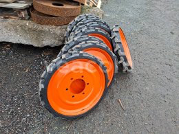 Online aukce:   SOUBOR 24 KS TRANSPORTNÍCH KOL Z KOLOVÝCH NAKLADAČŮ