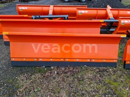 Online aukce:   ČELNÍ HYDRAULICKY NAKLÁPĚNÝ PLUH S EUROÚCHYTEM 200 CM