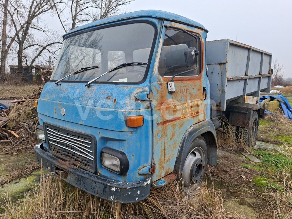 Online auction: AVIA  30K