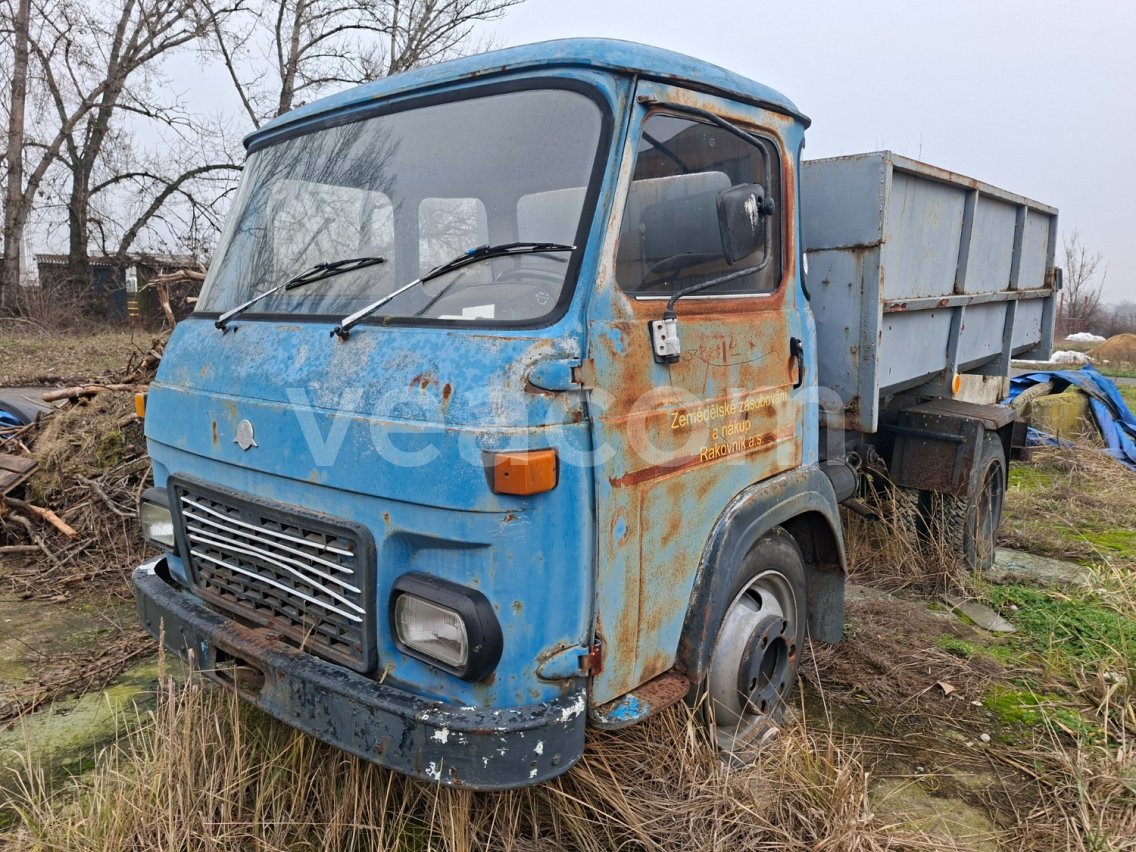 Online auction: AVIA  30K