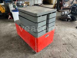 Інтернет-аукціон:   DÍLENSKÝ VOZÍK + NÁŘÁDÍ