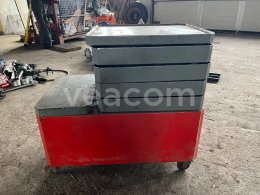 Інтернет-аукціон:   DÍLENSKÝ VOZÍK + NÁŘÁDÍ